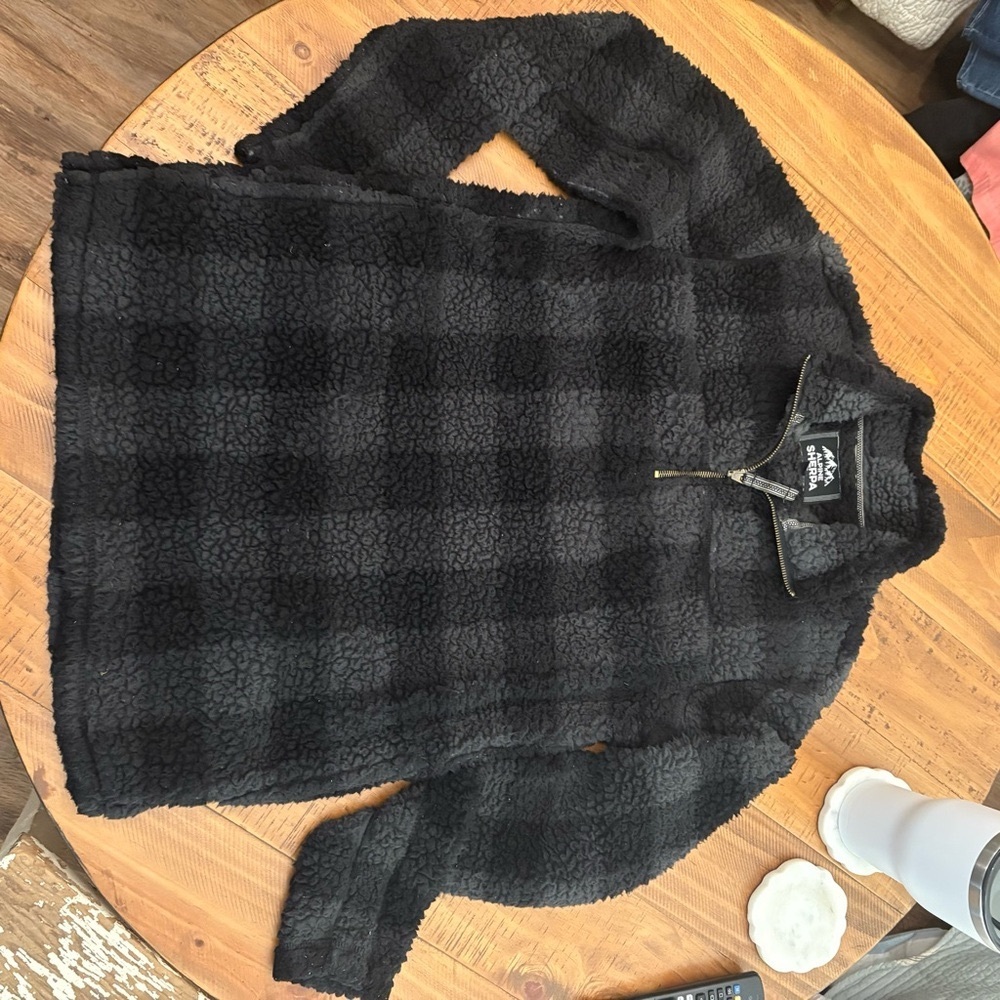 Alpine Sherpa Black and Gray Zip-Up Sweater